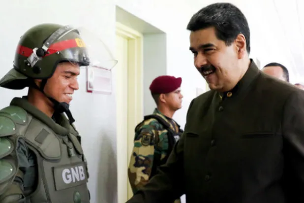 واشنطن تجمد أصول الحكومة الفنزويلية