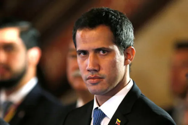 الدول الداعمة لغوايدو تراهن على العقوبات الأميركية وبولتون يحذر روسيا والصين