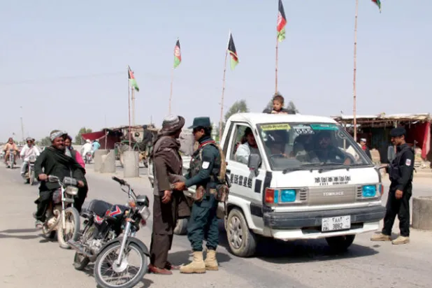 هجمات وغارات جوية وبرية حكومية على مواقع «طالبان»