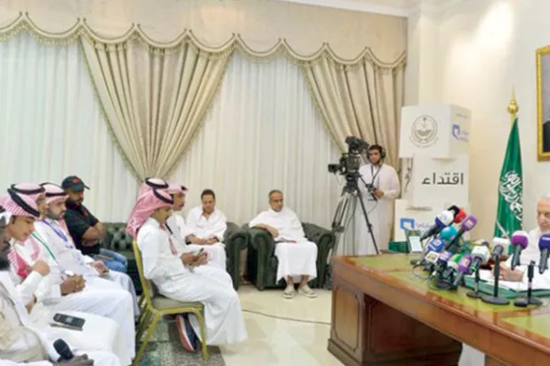 مليونا حاج يقفون اليوم بعرفات