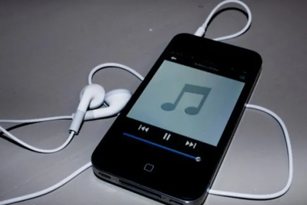 Çalışırken müzik dinlemek yaratıcılığa zarar veriyor