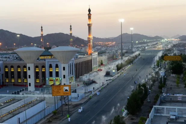 2 Million Hajj Pilgrims Ascend Mount Arafat