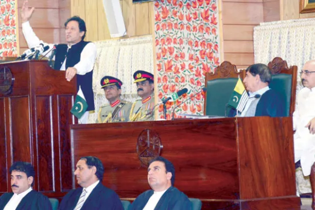 باكستان تتوعد بالرد على «أي عدوان هندي» في كشمير