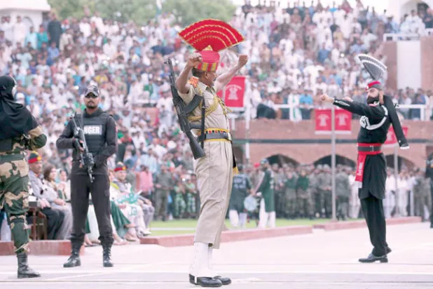 عمران خان يصعِّد ضد الهند... ويتوعدها