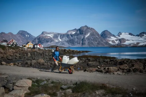 لماذا يريد ترمب شراء غرينلاند من الدنمارك؟