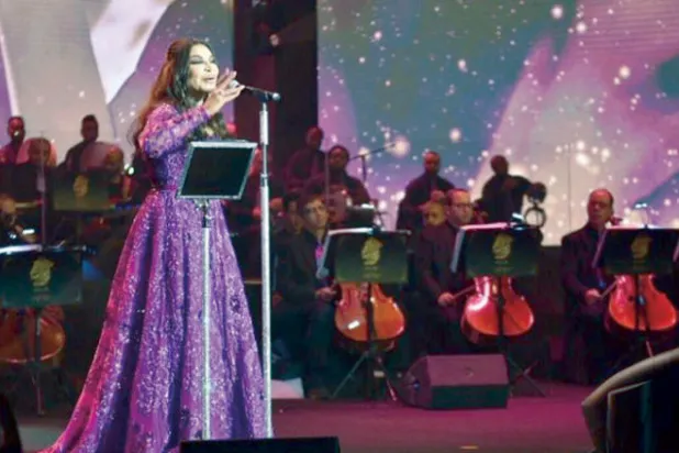 أحلام... وحضور جماهيري في مسرح المفتاحة