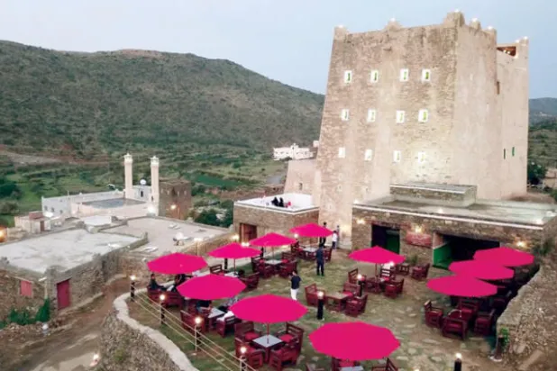 قصر أثري في أبها يعيد فتح نوافذه للسياحة بين أحضان الطبيعة
