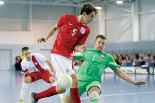 ماكس كيلمان: «الكرة الخماسية» علمتني التركيز وزيادة الوعي الخططي