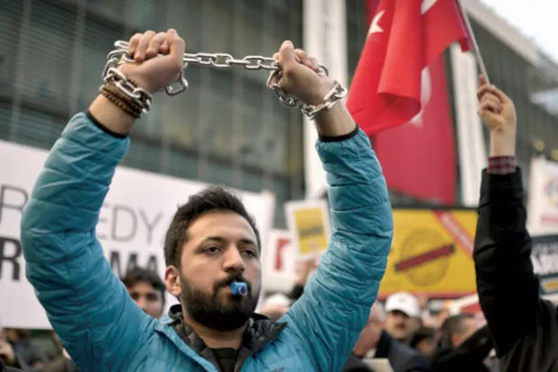 صورة أرشيفية لمظاهرة احتجاجية في إسطنبول عام 2016 للمطالبة بفك القيود عن حرية الصحافة