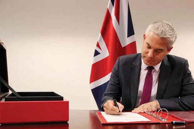 بريطانيا تلغي سيادة القوانين الأوروبية على أراضيها... وجونسون إلى برلين بحثاً عن اختراق