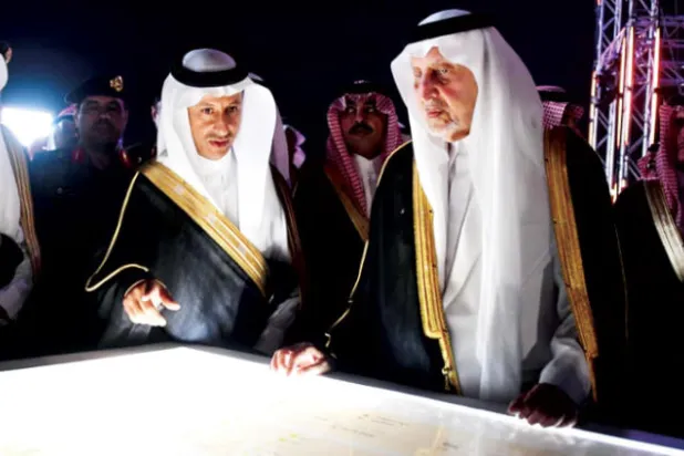 «سوق عكاظ» ينطلق ومحمد إبراهيم يعقوب يتوشح «بردة الشعر»