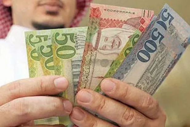 السعودية تحذر من استخدام عملتها في التسويق لعملات افتراضية