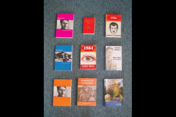 عدد من الكتب التي تباع على الإنترنت لجورج أوريل وتحمل أخطاء لغوية وتعديلات (نيويورك تايمز)