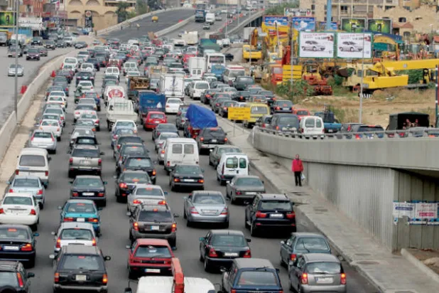 السائق اللبناني «انتحاري» حتى إشعار آخر... أكثر من 8 قتلى لكل 100 ألف نسمة