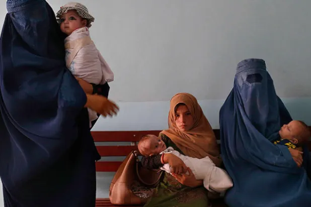 احتدام المعارك في أفغانستان على وقع «اتفاق وشيك» بين واشنطن و«طالبان»