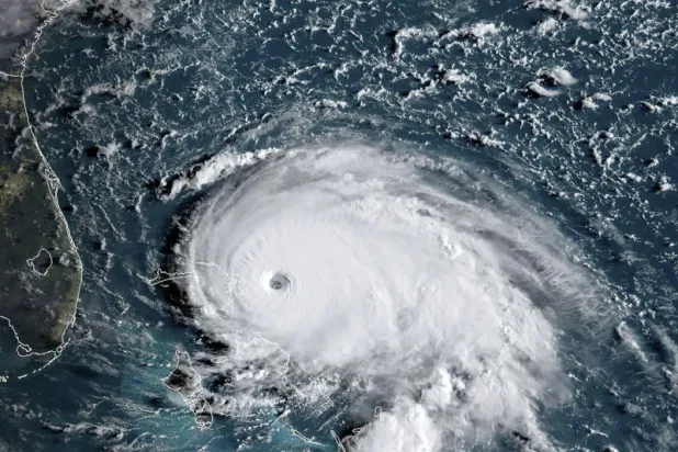 قوة الإعصار دوريان ترتفع للفئة الخامسة... وولايات أميركية تعلن الطوارئ