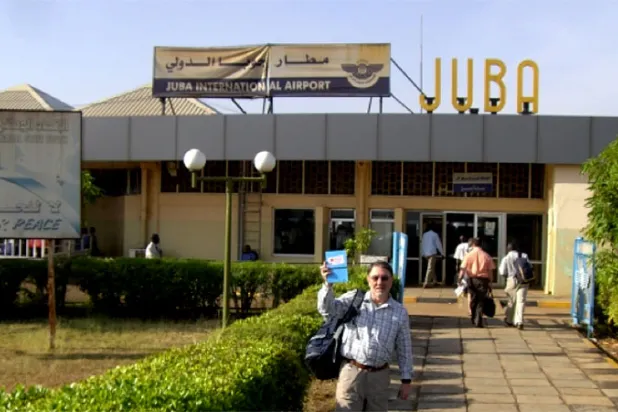 جوبا تبعد 20 أجنبياً  بينهم 4 بريطانيين بزعم تهديدهم للأمن القومي