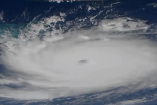 إخلاء ساحل ولاية ساوث كارولينا مع اقتراب الإعصار دوريان