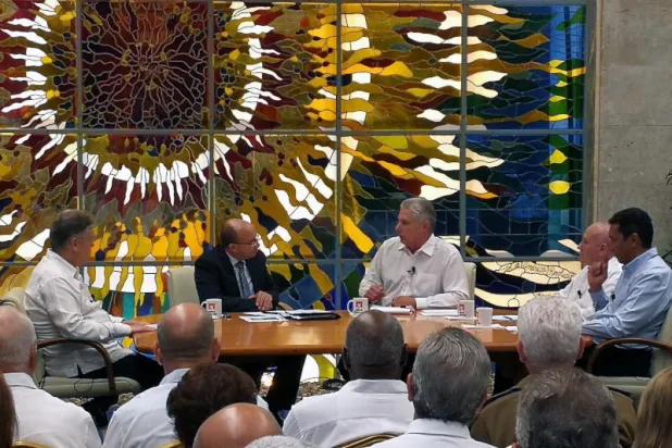 «تويتر» يعلق حسابات كوبية رسمية خلال بث كلمة رئيس البلاد