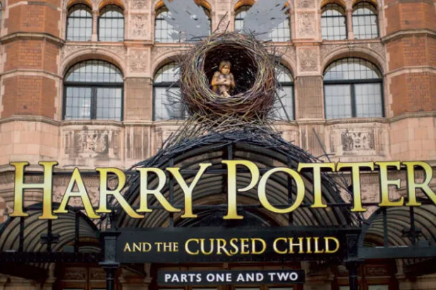 مسرحية  «هاري بوتر والطفل الملعون» في لندن (غيتي)