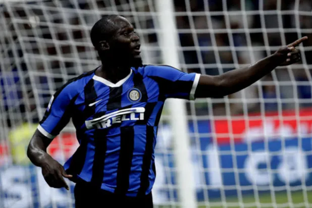 لوكاكو ضحية جديدة للهتافات العنصرية في الملاعب الإيطالية