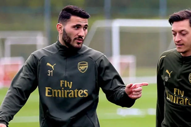 حادثة أوزيل وكولاشيناتس ما زالت تثير الجدل حول أمن اللاعبين