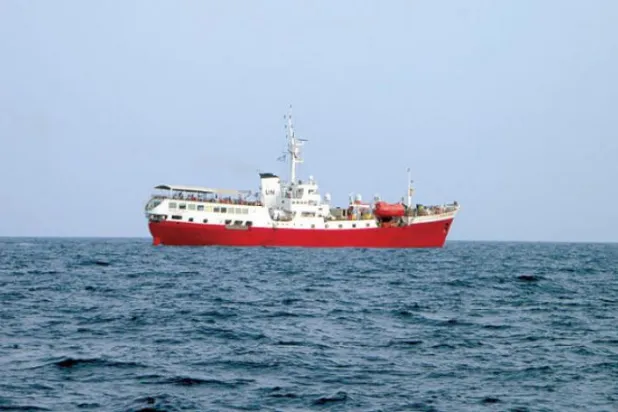 Husilere bağlı keskin nişancı Hudeyde'de iki küçük çocuğu yaraladı