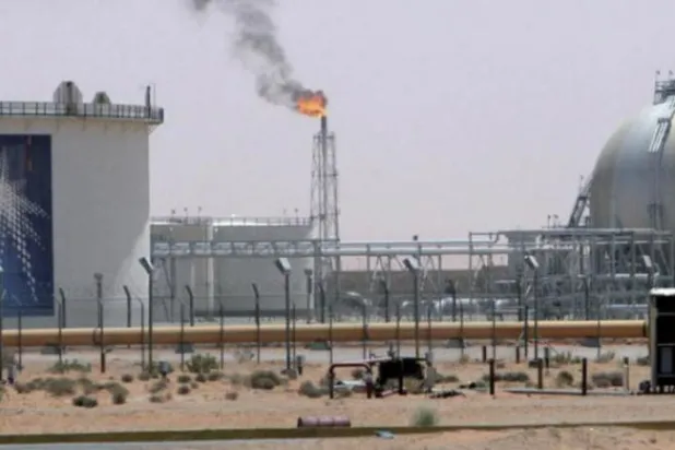 عراق درخواست خرید ۲۰ میلیون بشکه نفت از سوی سعودی را تكذيب كرد