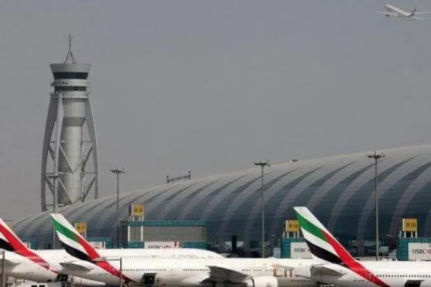«درون» يغلق مطار دبي الدولي 15 دقيقة