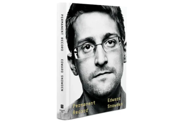 «الجاسوس» سنودن يدافع من موسكو عن خياراته