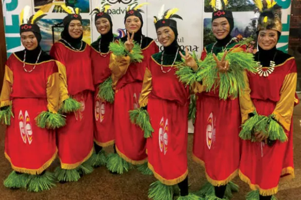 فنون التراث الإندونيسي تبهر جمهور الإسكندرية