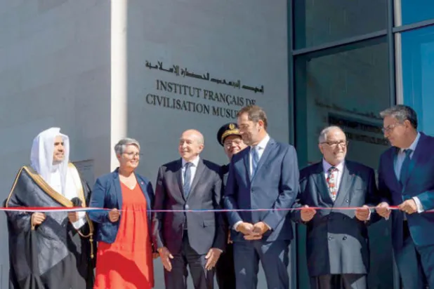 العيسى يدعو إلى تعزيز الصلات الإنسانية لسد الفجوات السلبية بين الأمم