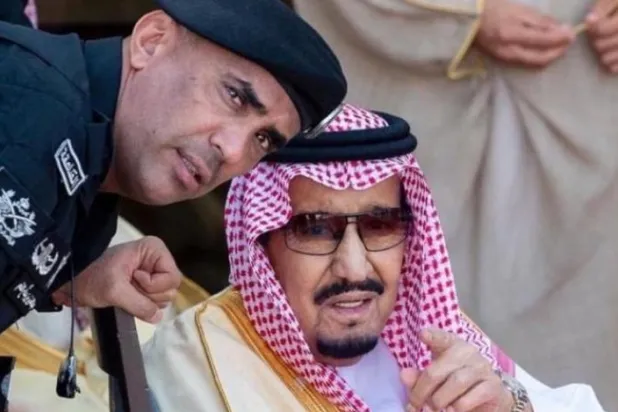 Tümgeneral Abdulaziz bin Beddah el-Fağam Kral Selman ile (SPA)