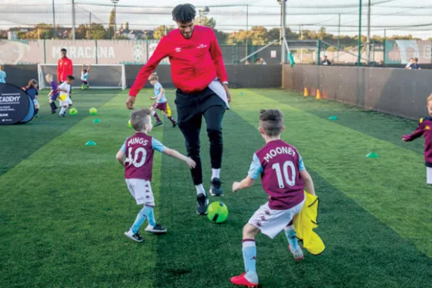 تيرون مينغز: أدائي تطور لأنني ألعب من أجل الاستمتاع بكرة القدم