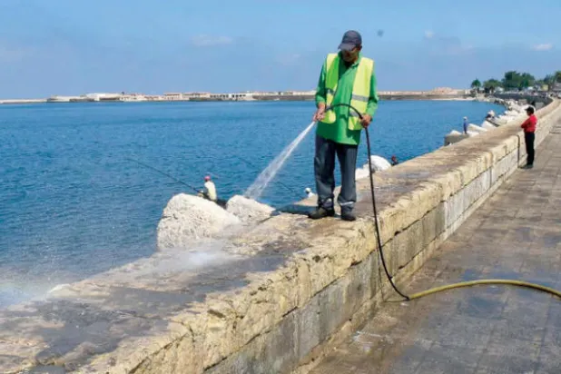 تشويه كورنيش الإسكندرية التاريخي يفجر موجة غضب بين المواطنين