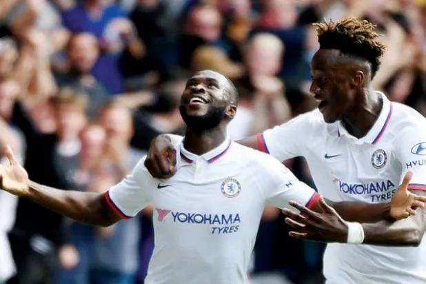 ساوثغيت مدرب إنجلترا يواجه مشكلة كبيرة: تألق عدد كبير من اللاعبين في المركز الواحد!