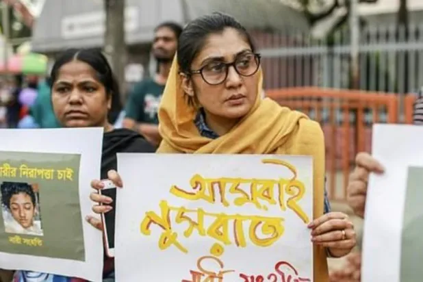 عثر على شعرة في طعامه فحلق شعر رأس زوجته