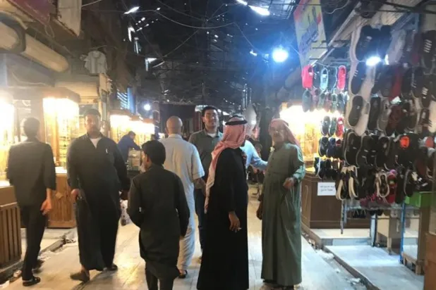 Menbiç’deki bir çarşı (Independent Arabia)