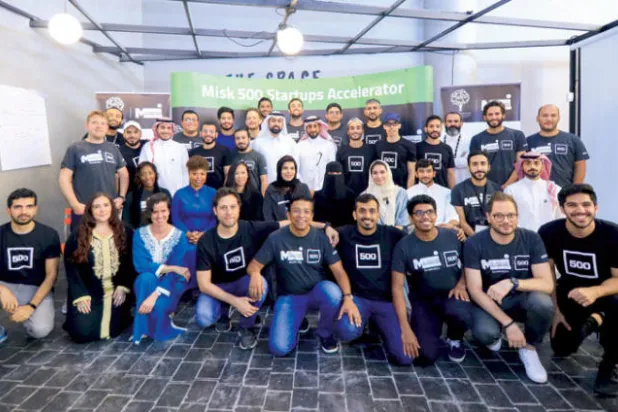 يعمل البرنامج خلال فترة الأشهر الثلاثة على دعم الأفكار الخلاقة