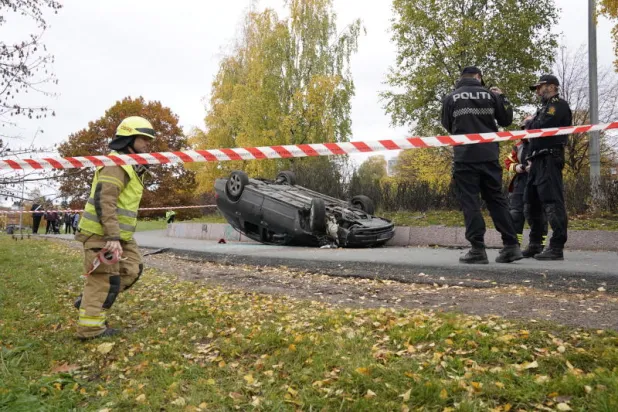 مسلح يسرق سيارة إسعاف ويصدم عدداً من الأشخاص في النرويج