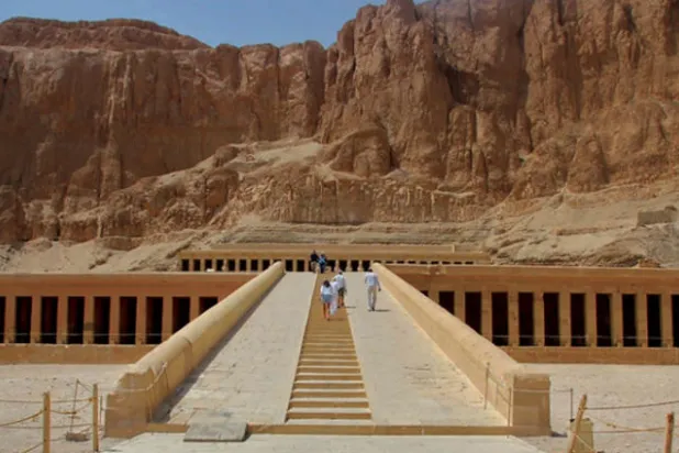 معبد حتشبسوت بالأقصر يستعد لاستضافة «أوبرا عايدة»