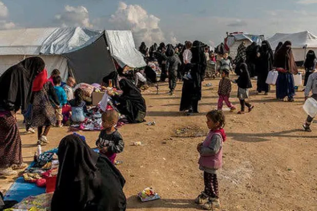 مناشدات لإطلاق سراح عائلات {داعش} من معسكرات احتجاز في سوريا