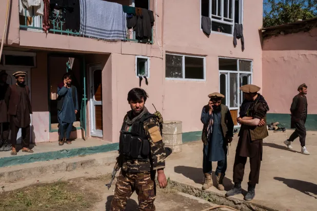 In Afghanistan’s War and Peace, WhatsApp Delivers the Message