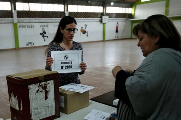 انتخابات رئاسية وبرلمانية واستفتاء في الأوروغواي