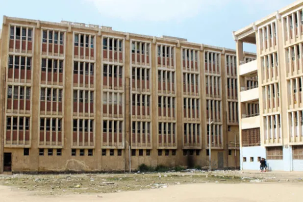 «حصة في الكافيه»... مقاهٍ ونوادي ألعاب مصرية ملاذ للتلاميذ المتسربين