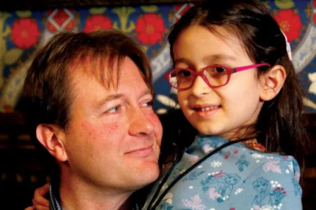 İran’ın başkenti Tahran’da tutuklu olan İran ve İngiltere vatandaşı Nazanin Zaghari Ratcliffe’in eşi Richard ve kızı Gabrielle 