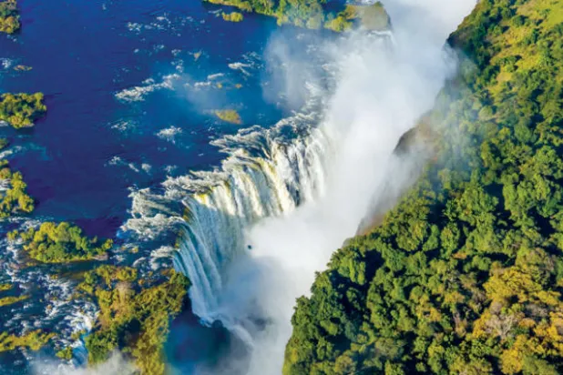 زامبيزي... نهر تحرك مياهه الأساطير والمغامرات
