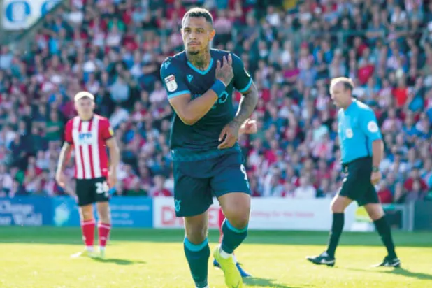 هاريس... أيقونة بريستول روفرز الذهبية