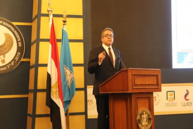 القاهرة تطالب «علماء المصريات» بدعم جهودها في وقف تهريب الآثار