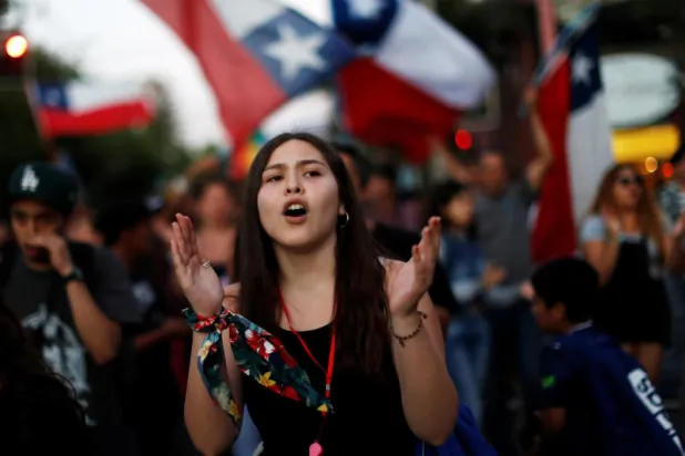 تشيلي تعد دستوراً جديداً استجابةً لمطالب المحتجين